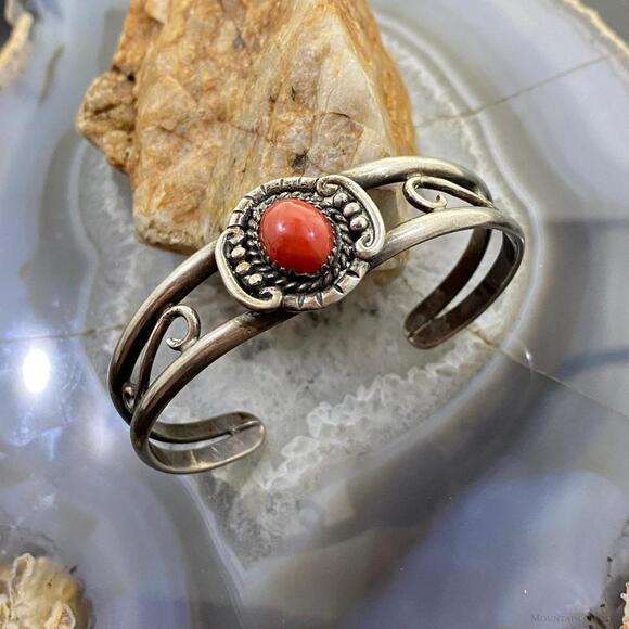 Vintage Native American Silver Oval Coral Decorated Bracelet For Women - Picture 3 of 10